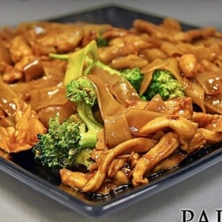Pad Se-Ewe Noodles